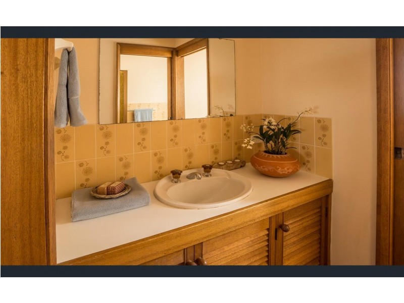 33 Clissold St, Mollymook Beach NSW 2539