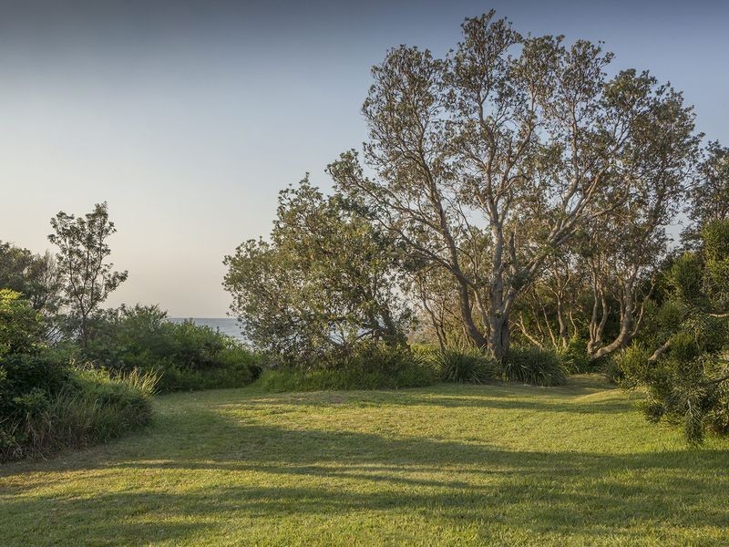 24 Mitchell Parade, Mollymook Beach NSW 2539