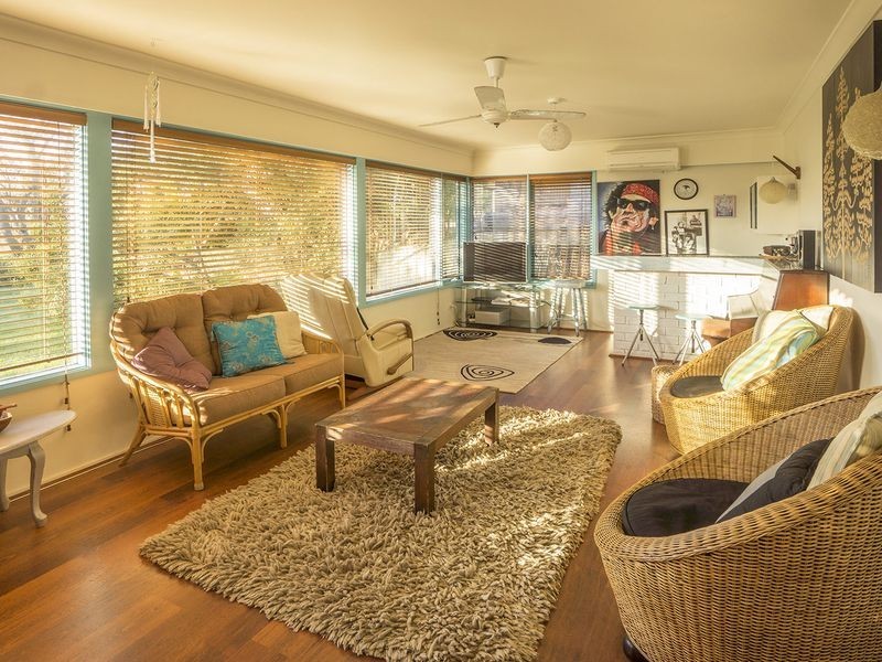 24 Mitchell Parade, Mollymook Beach NSW 2539