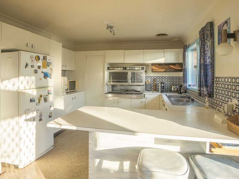 24 Mitchell Parade, Mollymook Beach NSW 2539