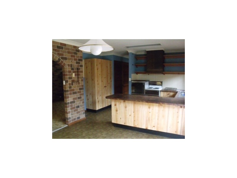 2 Ross Avenue, Narrawallee NSW 2539