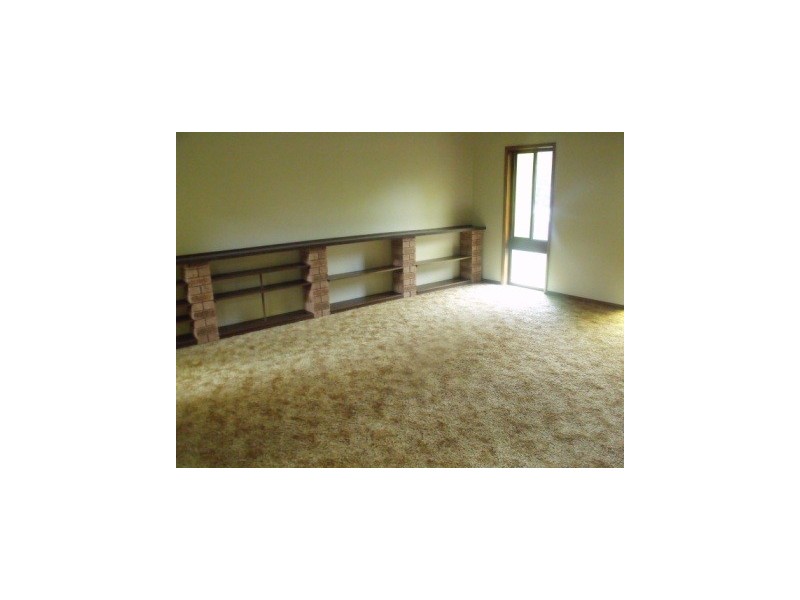 2 Ross Avenue, Narrawallee NSW 2539