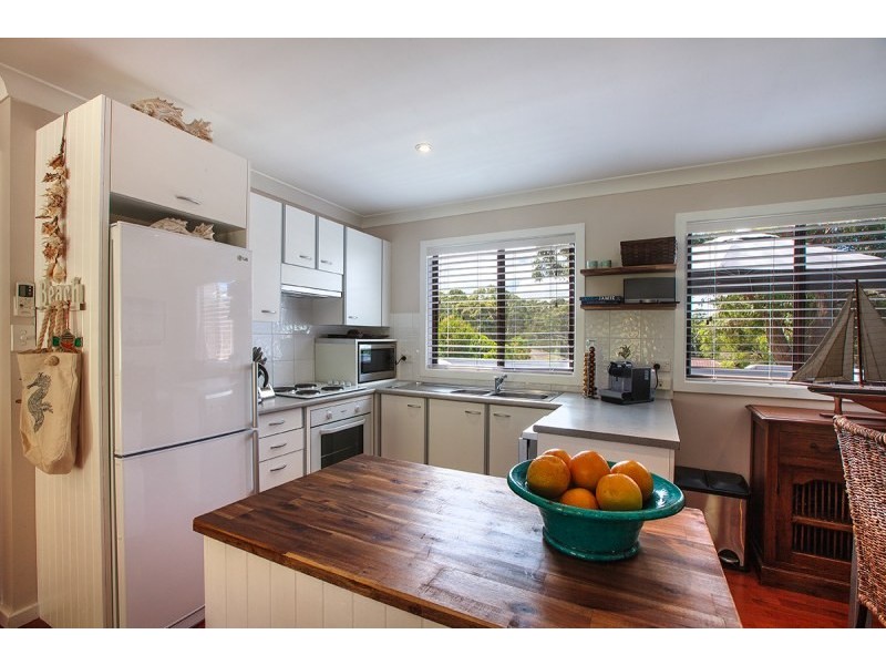 30 Treetops Cres, Mollymook NSW 2539