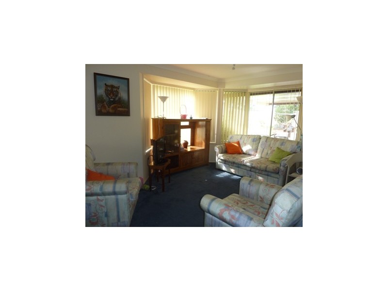 74 Princes Highway, Lake Tabourie NSW 2539