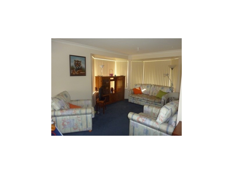 74 Princes Highway, Lake Tabourie NSW 2539