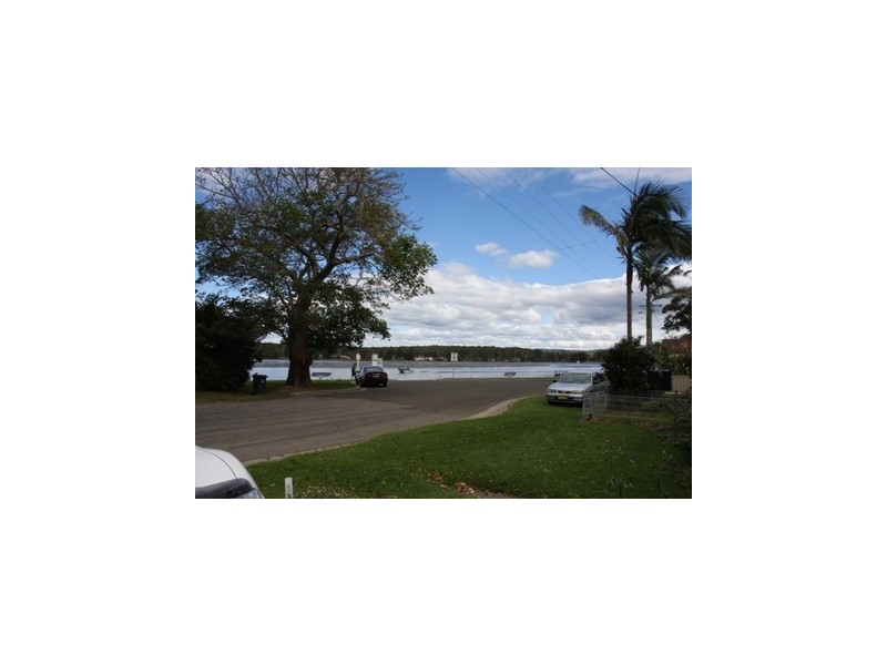 13 Kendall Crescent, Burrill Lake NSW 2539