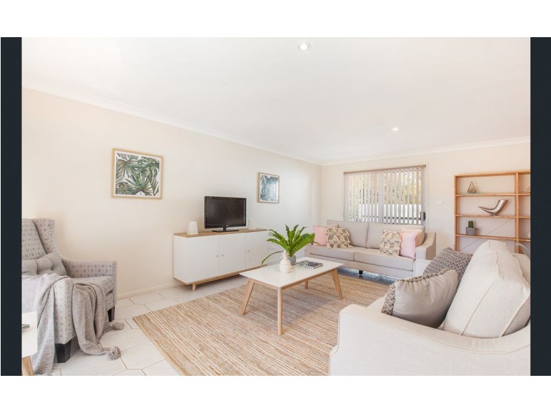 17 Carroll Ave, Mollymook NSW 2539