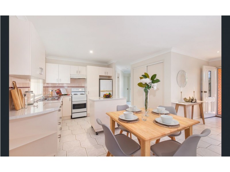 17 Carroll Ave, Mollymook NSW 2539
