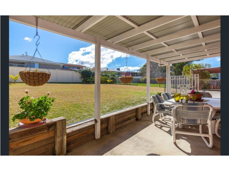 17 Carroll Ave, Mollymook NSW 2539