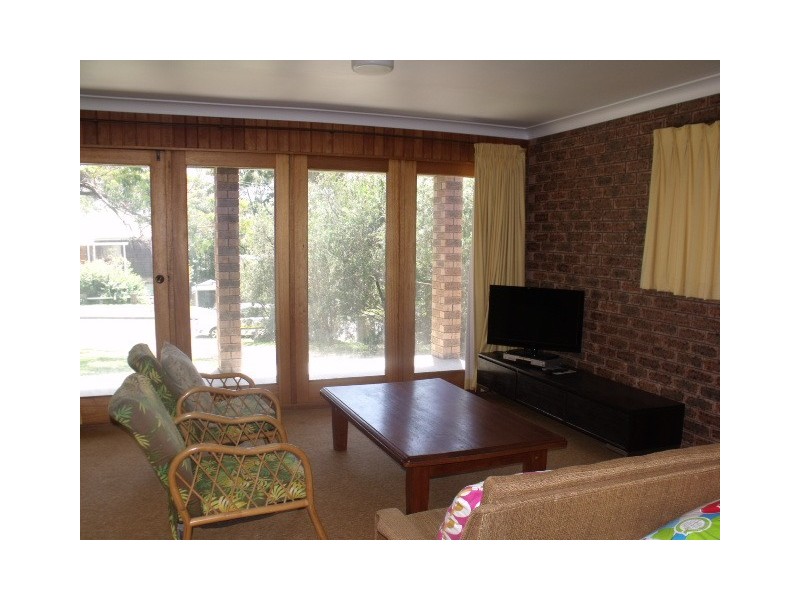13 Manning Avenue, Narrawallee NSW 2539