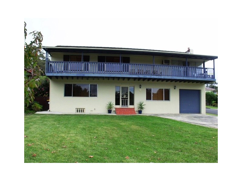 11 Clissold Street, Mollymook NSW 2539