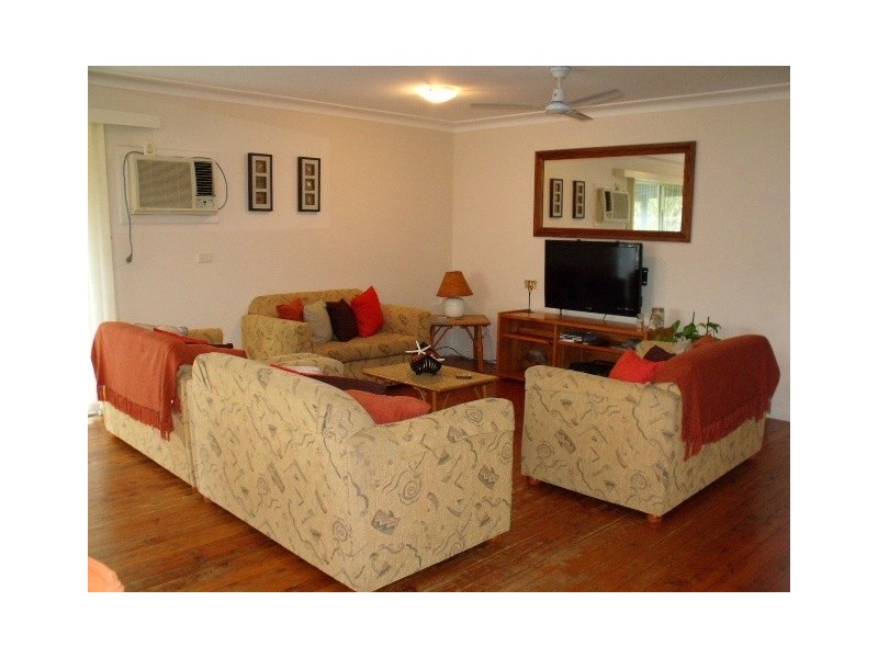 11 Clissold Street, Mollymook NSW 2539