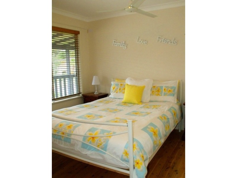 11 Clissold Street, Mollymook NSW 2539