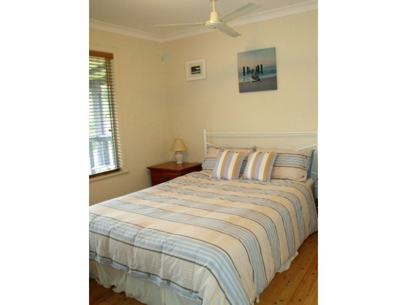 11 Clissold Street, Mollymook NSW 2539