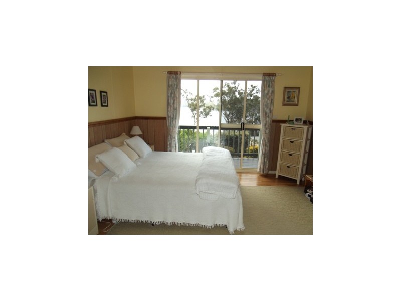 17 Evans Street, Lake Conjola NSW 2539