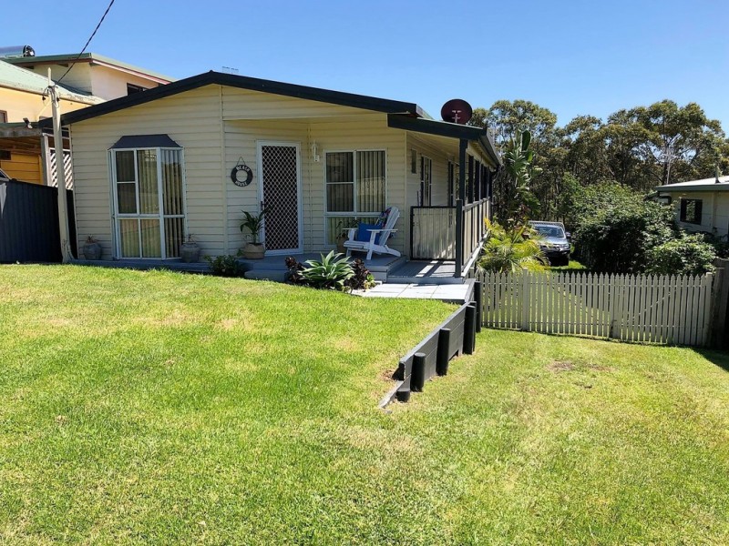 14 Canberra Crescent, Burrill Lake NSW 2539