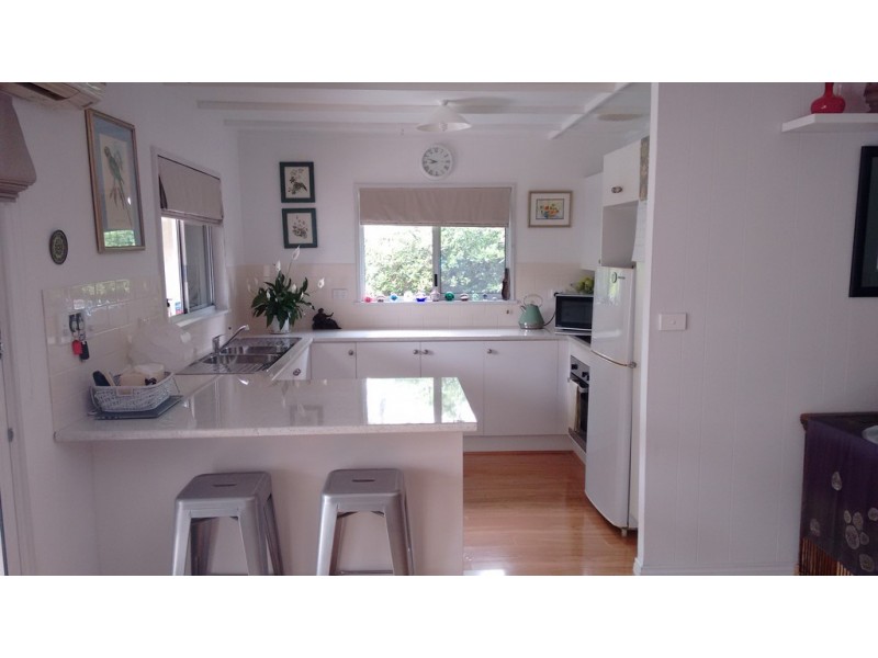 18 Wattle Street, Fishermans Paradise NSW 2539