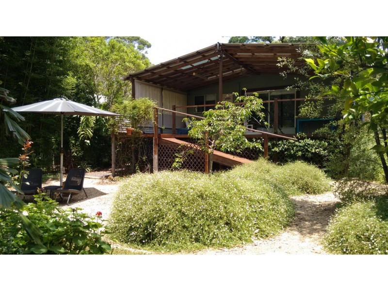 18 Wattle Street, Fishermans Paradise NSW 2539