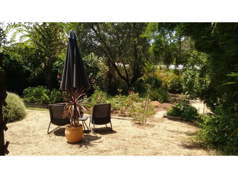 18 Wattle Street, Fishermans Paradise NSW 2539