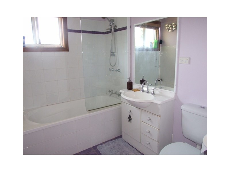 10 Edward Avenue, Kings Point NSW 2539
