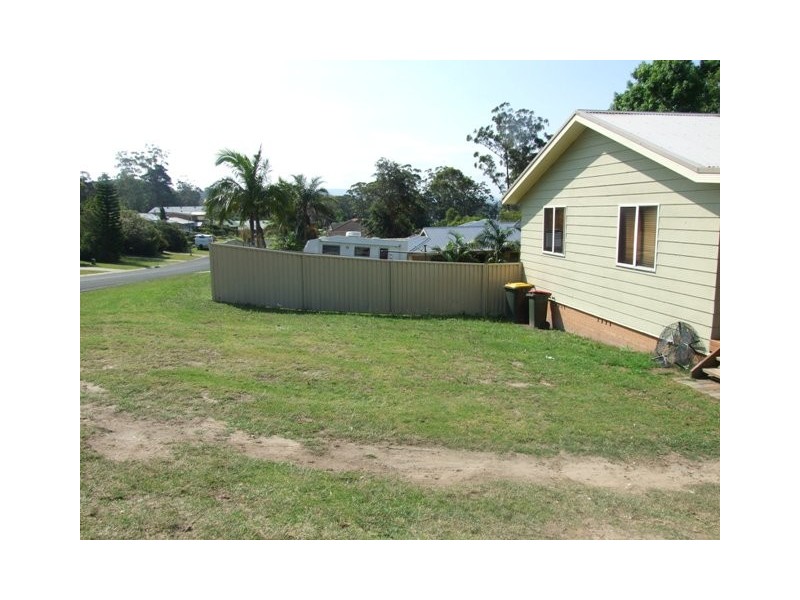 10 Edward Avenue, Kings Point NSW 2539