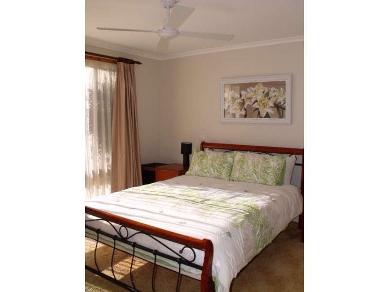 1 Taurus Spur, Narrawallee NSW 2539