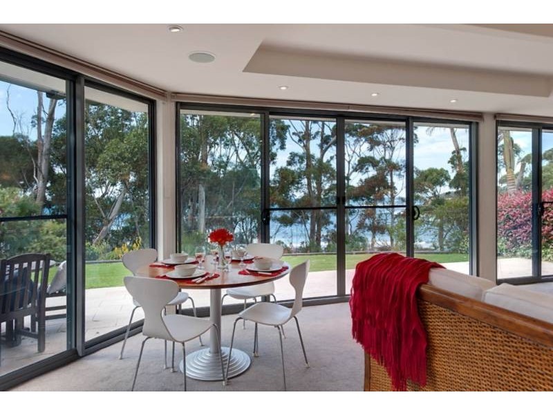 31 Riversdale Rd, Mollymook Beach NSW 2539