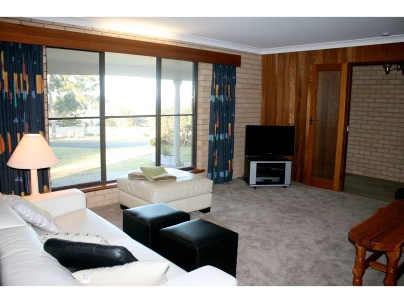 25 Davies, Mollymook Beach NSW 2539