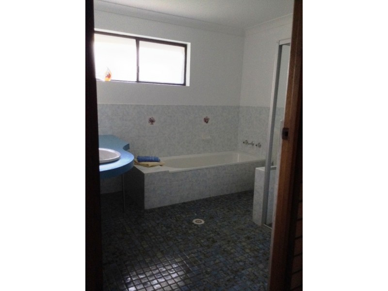 25 Davies, Mollymook Beach NSW 2539