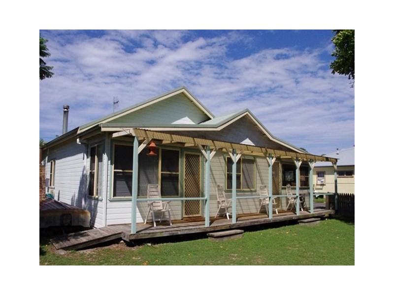 45 Carroll Ave Lakeside, Lake Conjola NSW 2539