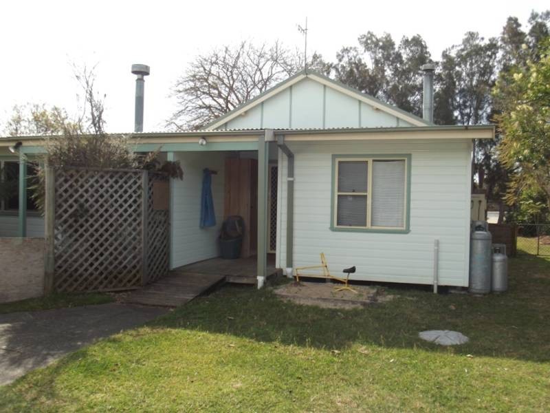 45 Carroll Ave Lakeside, Lake Conjola NSW 2539