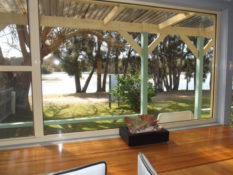 45 Carroll Ave Lakeview, Lake Conjola NSW 2539