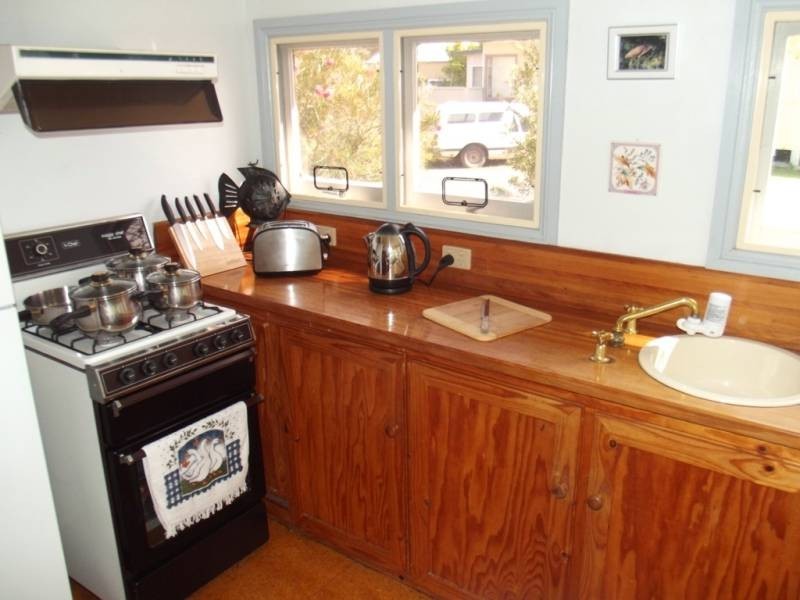 45 Carroll Ave Lakeview, Lake Conjola NSW 2539