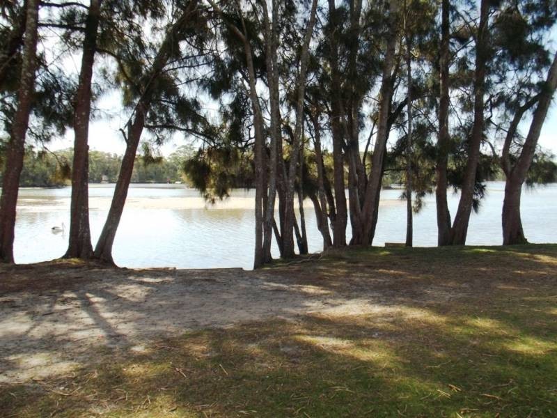 45 Carroll Ave Lakeview, Lake Conjola NSW 2539