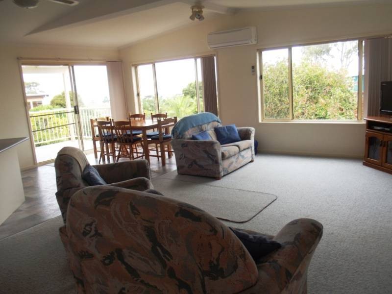 82 Carroll Ave, Mollymook NSW 2539