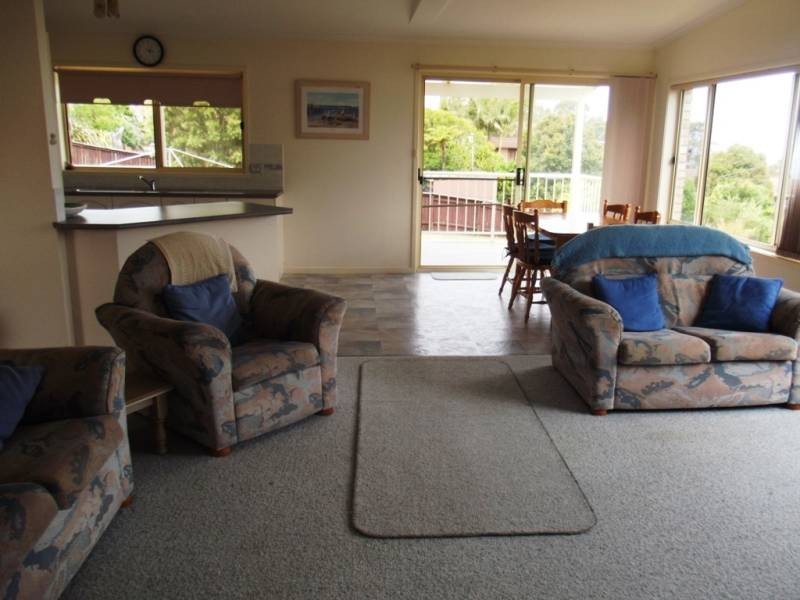 82 Carroll Ave, Mollymook NSW 2539