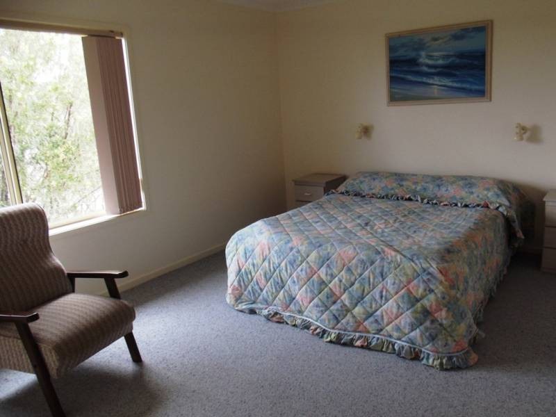 82 Carroll Ave, Mollymook NSW 2539