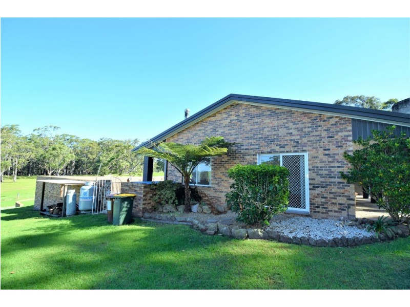 286 Matron Porter Dr, Mollymook NSW 2539