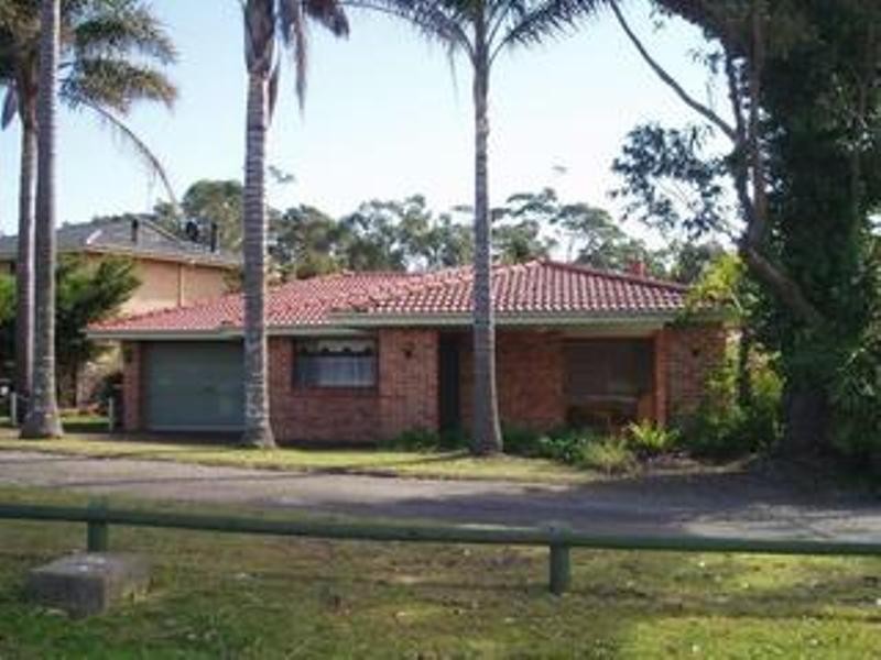 157 Princes Highway, Burrill Lake NSW 2539