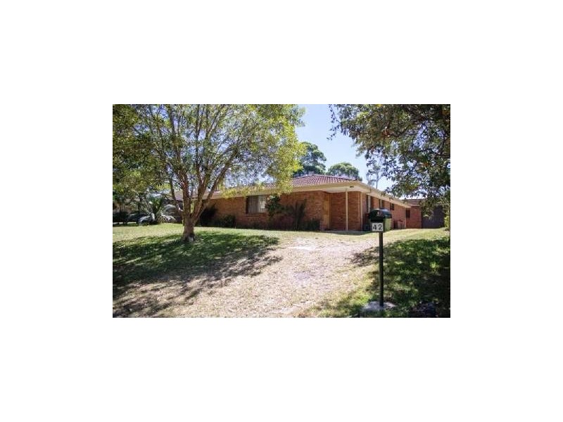 42 Bangalow St, Narrawallee NSW 2539