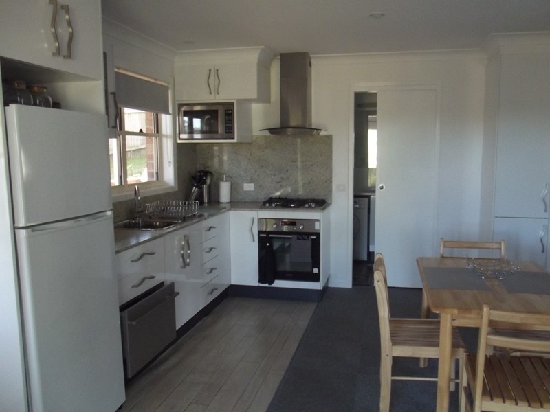 1 Bond Pl, Mollymook NSW 2539