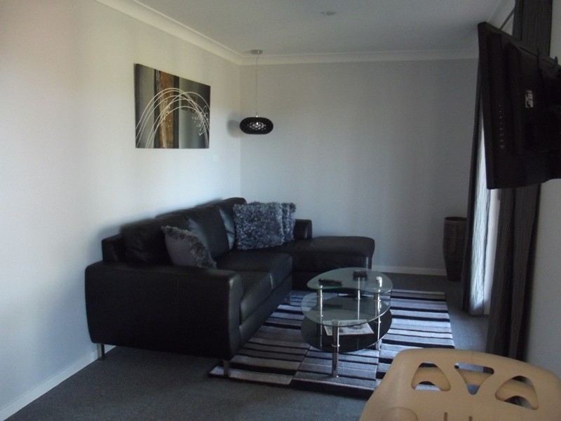 1 Bond Pl, Mollymook NSW 2539