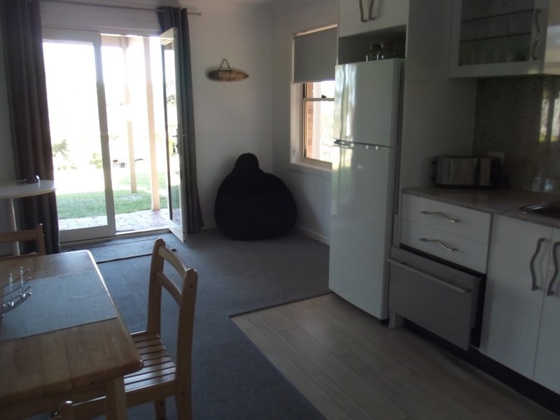 1 Bond Pl, Mollymook NSW 2539