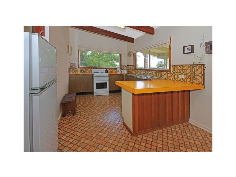 4 Bannister Head Road, Mollymook NSW 2539