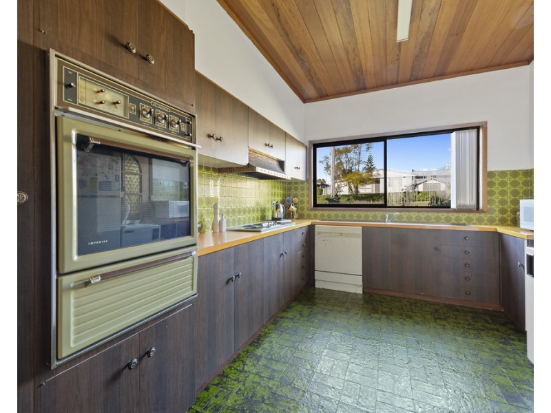 3 Edwin Avenue, Lake Conjola NSW 2539 Ray White Ulladulla Sold