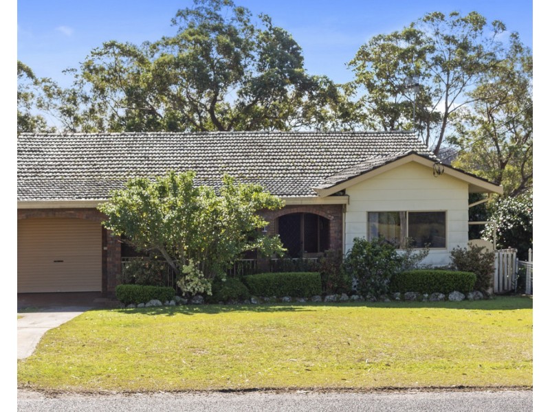 3 Edwin Avenue, Lake Conjola NSW 2539 Ray White Ulladulla Sold