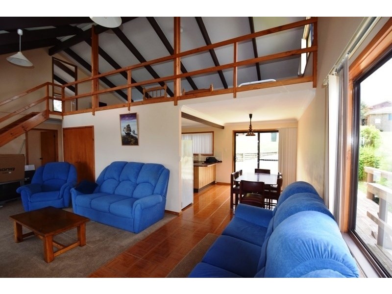 32 Pengana Crescent, Mollymook NSW 2539