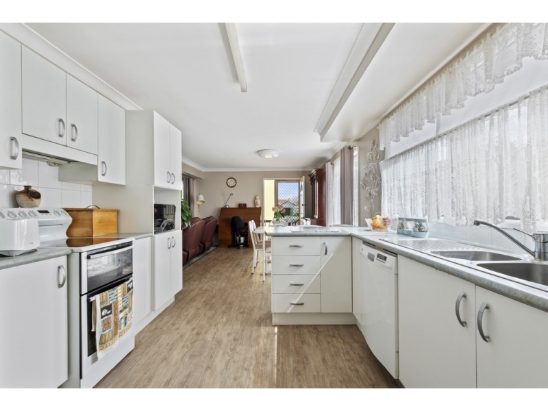 49 Kendall Crescent, Burrill Lake NSW 2539