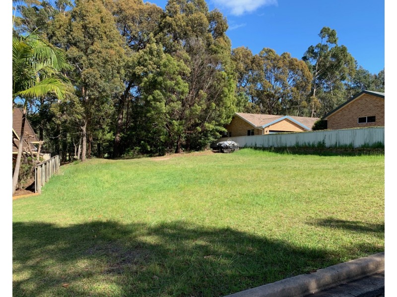 24 Augusta Place, Mollymook Beach NSW 2539