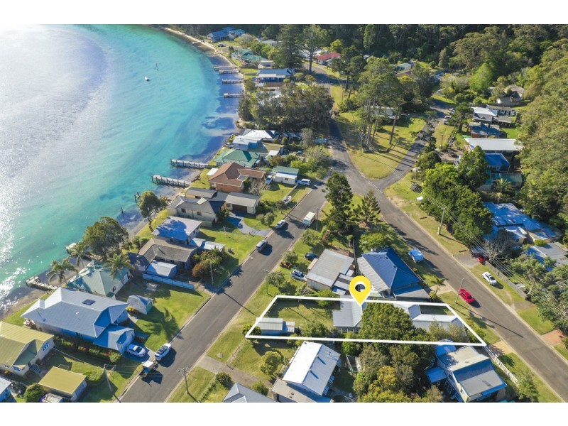 9 McDonald Parade, Burrill Lake NSW 2539